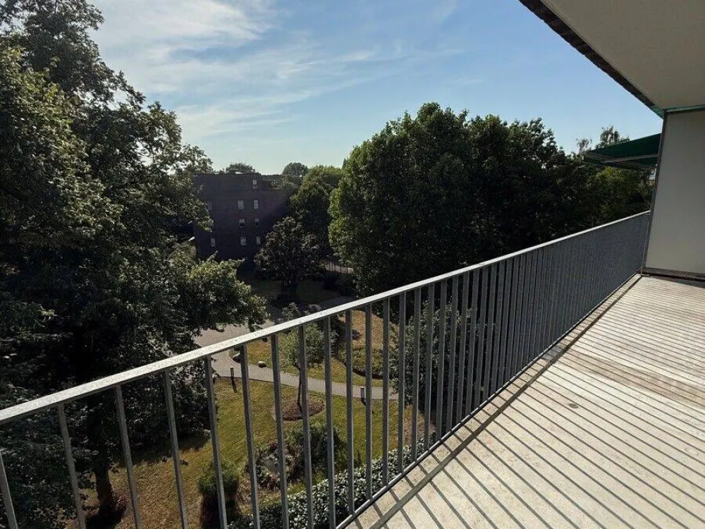 Hochwertig ausgestattete 4-Zimmerwohnung im Winterhuder Weg zu vermieten!