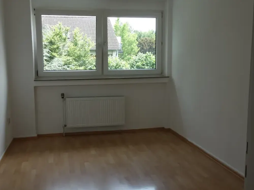 Beautiful 3-Room Apartment with Balcony in Leverkusen-Opladen in a Preferred, Quiet Residential Area