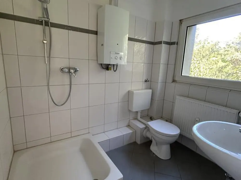 Renovierte 2-Zimmer-Wohnung in Duisburg Huckingen