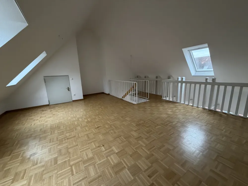 Großzügige 2-Zimmer-Wohnung mit Galerie!