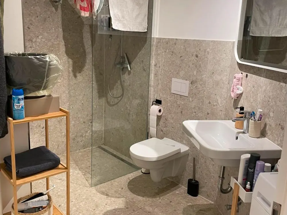 Modernes WG Zimmer (2er) frei geworden!