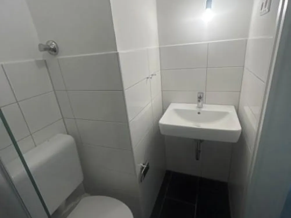 2-Zimmer-Wohnung,komplett renoviert inkl Balkon in grüner Lage