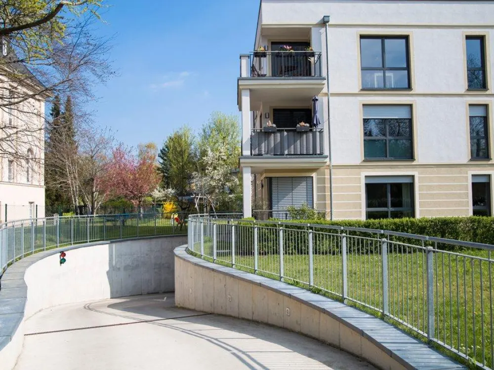 Mietwohnung, Dresden Striesen, 3-Raum Whg. ab 101 m²