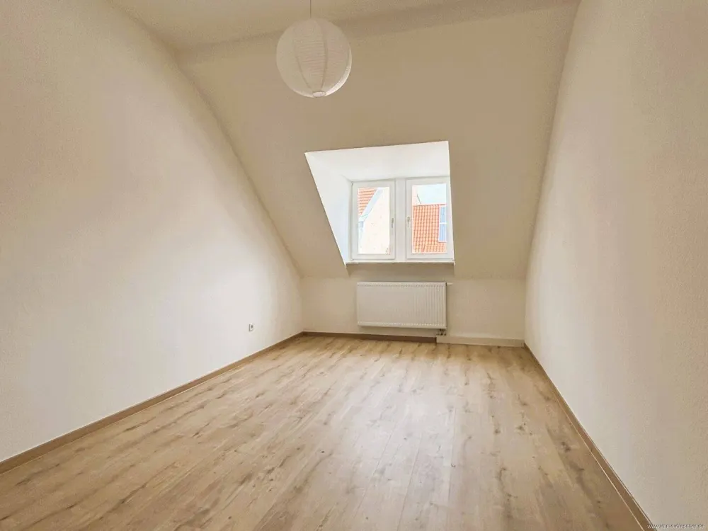 Newly Renovated Attic 3 Rooms Kitchen Bathroom with New Fitted Kitchen in SB - CITY