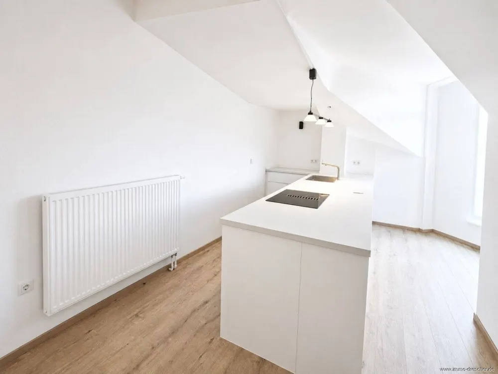 Newly Renovated Attic 3 Rooms Kitchen Bathroom with New Fitted Kitchen in SB - CITY