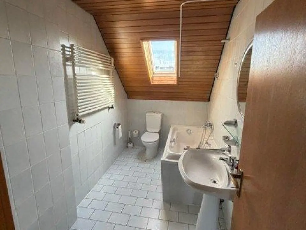 3,5 Zimmer Dachgeschoss Wohnung in Duisburg Rahm