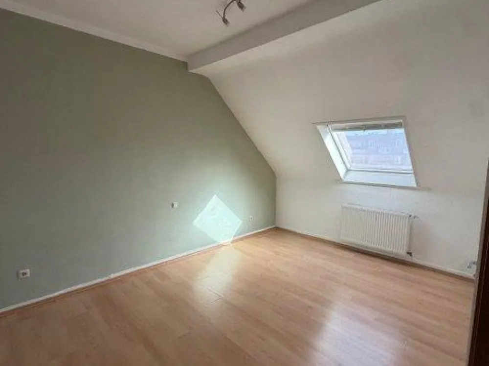 3,5 Zimmer Dachgeschoss Wohnung in Duisburg Rahm