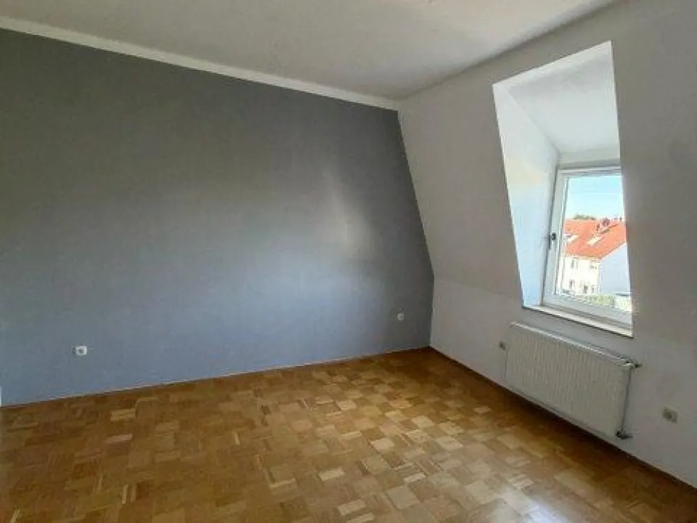 3,5 Zimmer Dachgeschoss Wohnung in Duisburg Rahm