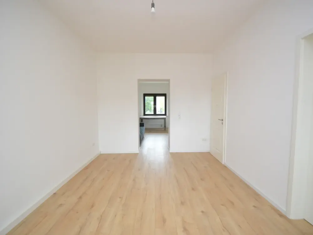 Helle, sehr zentral gelegene 3-Zimmerwohnung mit Garage!