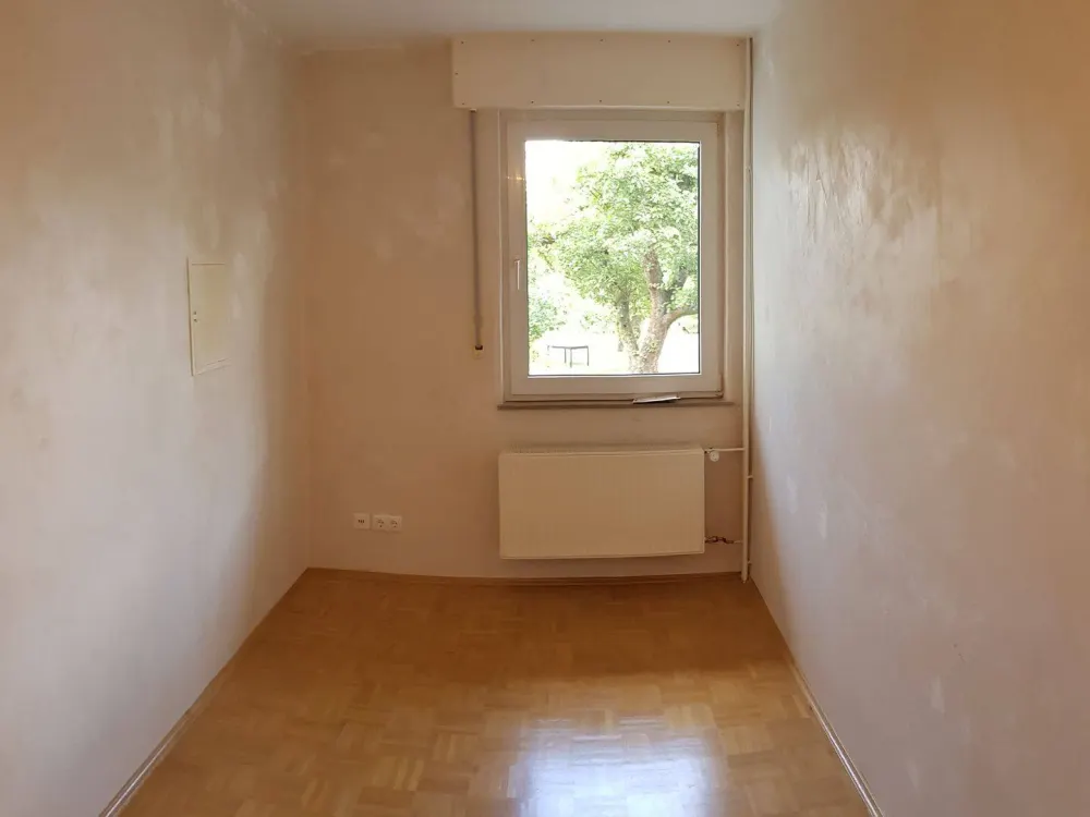 3.5 Room Ground Floor Apartment in Well-Maintained 3-Family House