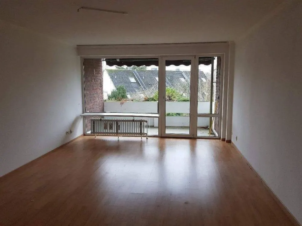 Mittelshuchting - helle 3 Zi.- Wohnung im 2.OG mit Balkon - in ruhiger Seitenstr. - neue Einbauküche