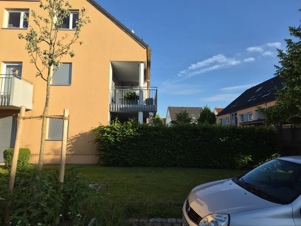 Top-gepflegte 3-Zimmer-Erdgeschosswohnung mit Terrasse in München-Lochhausen