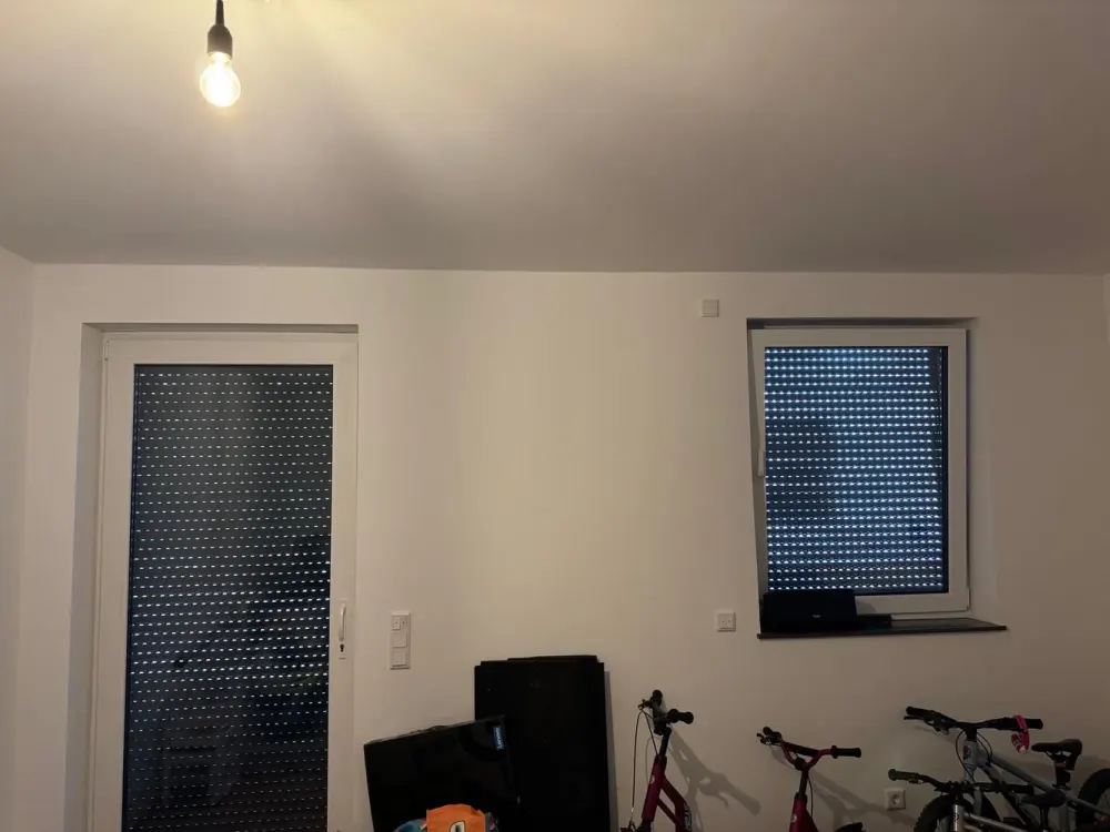 Moderne 4-Zimmer-Wohnung mit zusätzlichem Zimmer, Terrasse und Stellplatz in Ober-Rosbach
