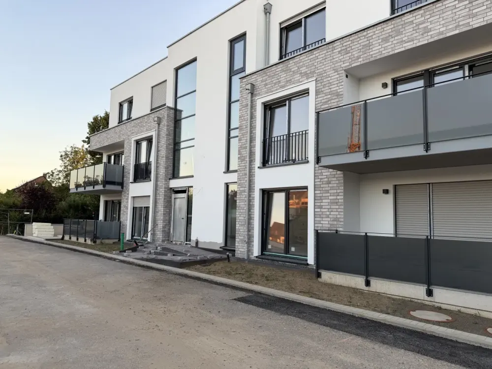 Newly Built - High-Quality 3-Room Apartment (Top Floor), Central, Quiet in Kor.-Kleinenbroich
