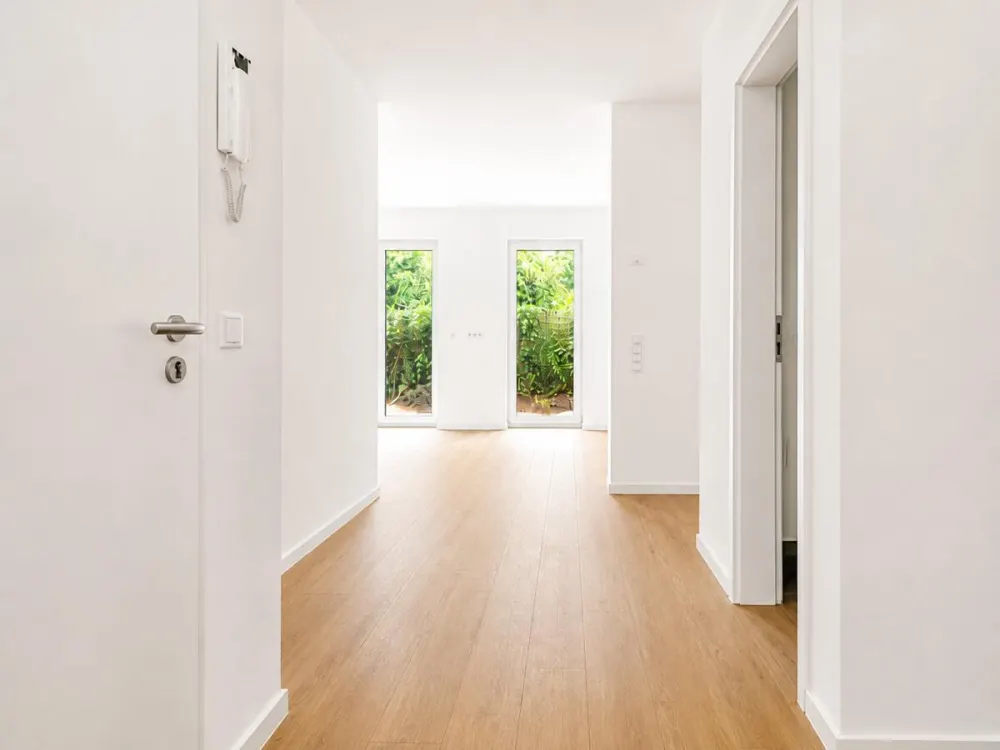 First Occupancy: High-Quality 2-Room Ground Floor Apartment with Terrace and Parking Space