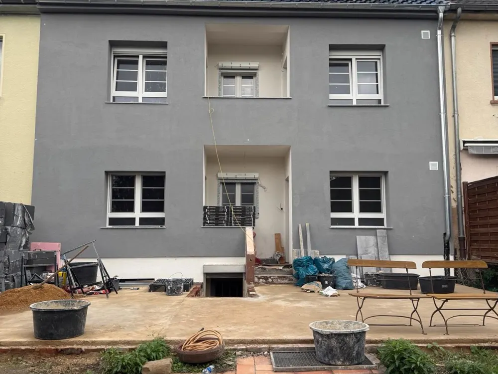 Mietwohnung drei Zimmer, in Dreifamilienhaus