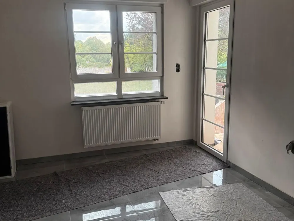Mietwohnung drei Zimmer, in Dreifamilienhaus