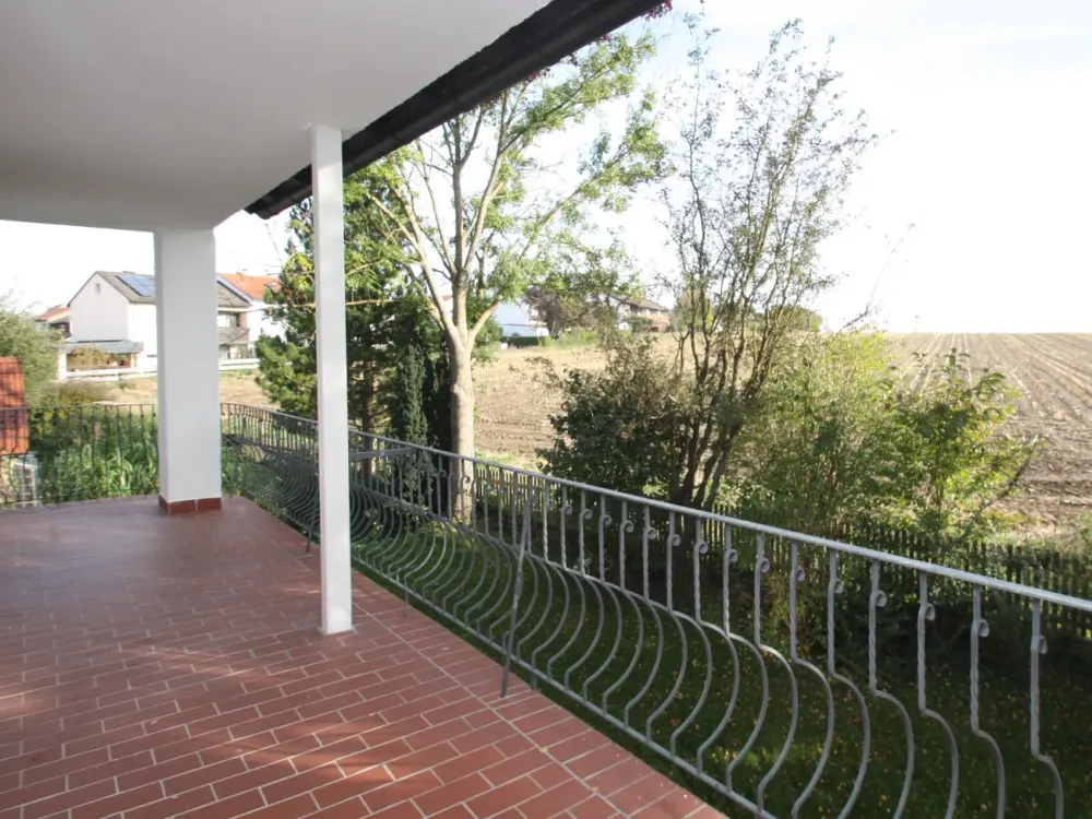 Großzügige 3-Zimmer-Wohnung mit Süd-Balkon & Blick ins Grüne, ruhige Lage