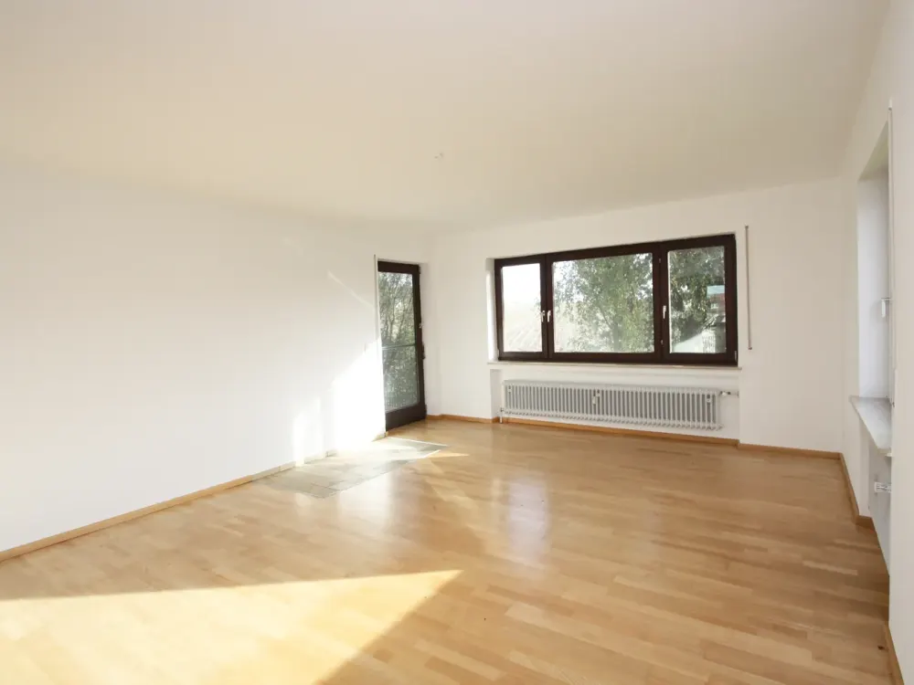 Großzügige 3-Zimmer-Wohnung mit Süd-Balkon & Blick ins Grüne, ruhige Lage