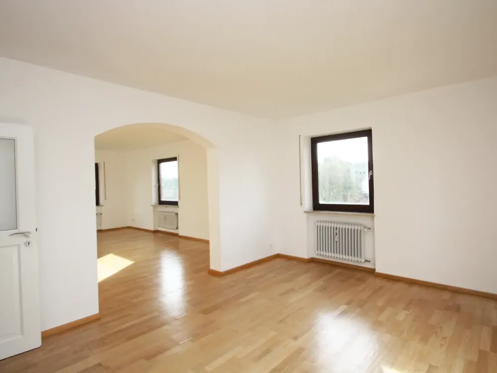 Großzügige 3-Zimmer-Wohnung mit Süd-Balkon & Blick ins Grüne, ruhige Lage
