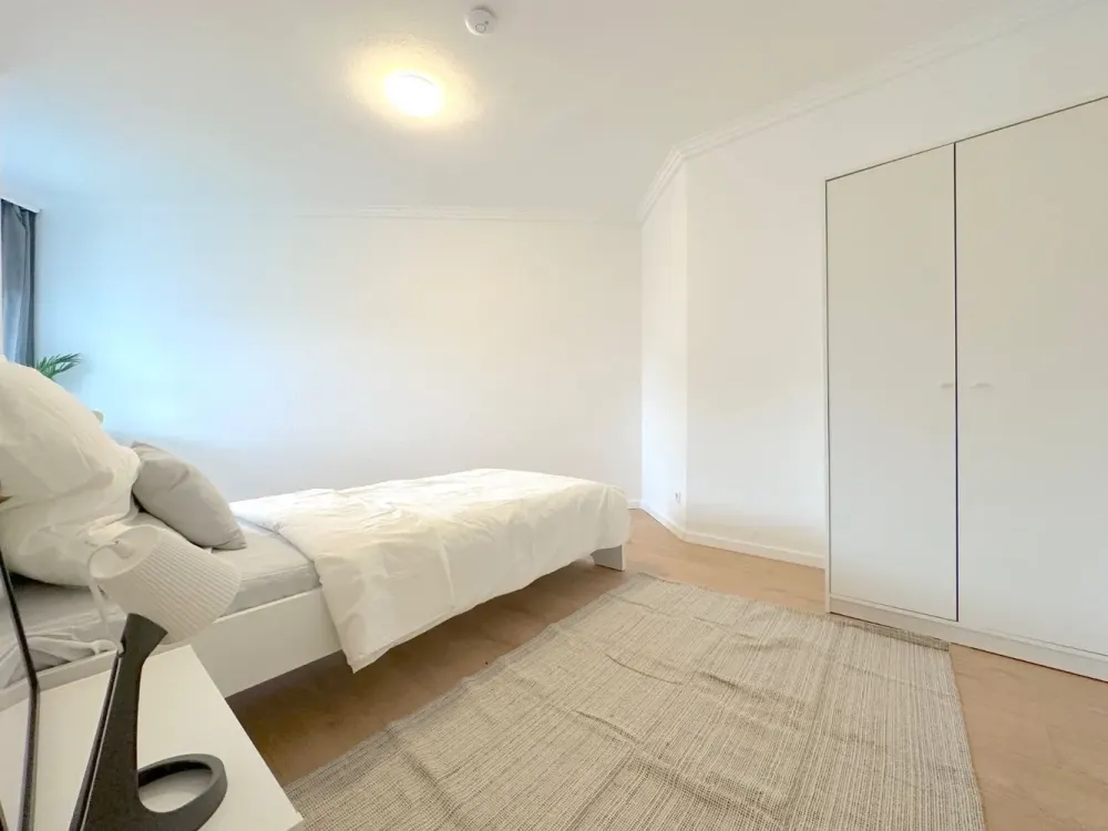 🏡 1 Zimmer frei in moderner 3er-WG, Homburger Landstraße 689, Frankfurt am Main! - ab dem 01.10