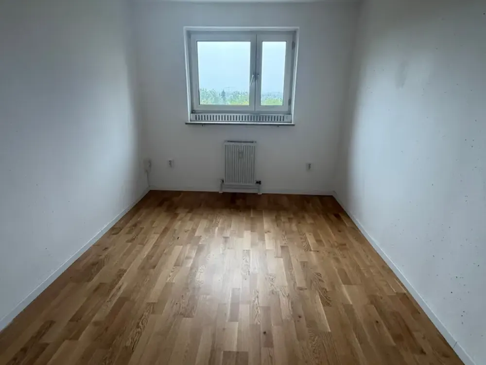 Kurzfristig bezugsfrei: Moderne Wohnung mit Einbauküche!