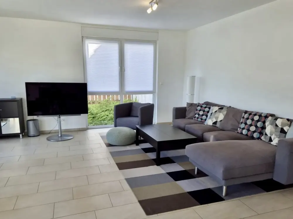 5-Room Apartment on the Edge of the Forest in Hilden