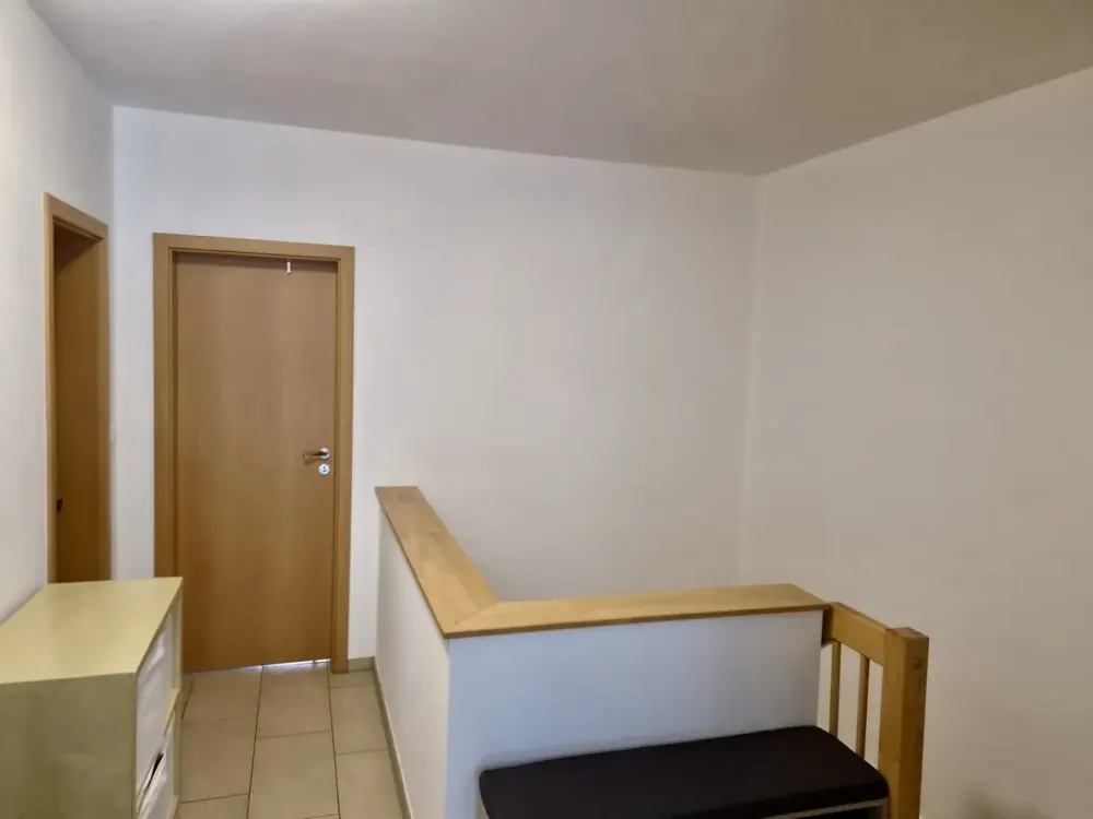 5-Room Apartment on the Edge of the Forest in Hilden