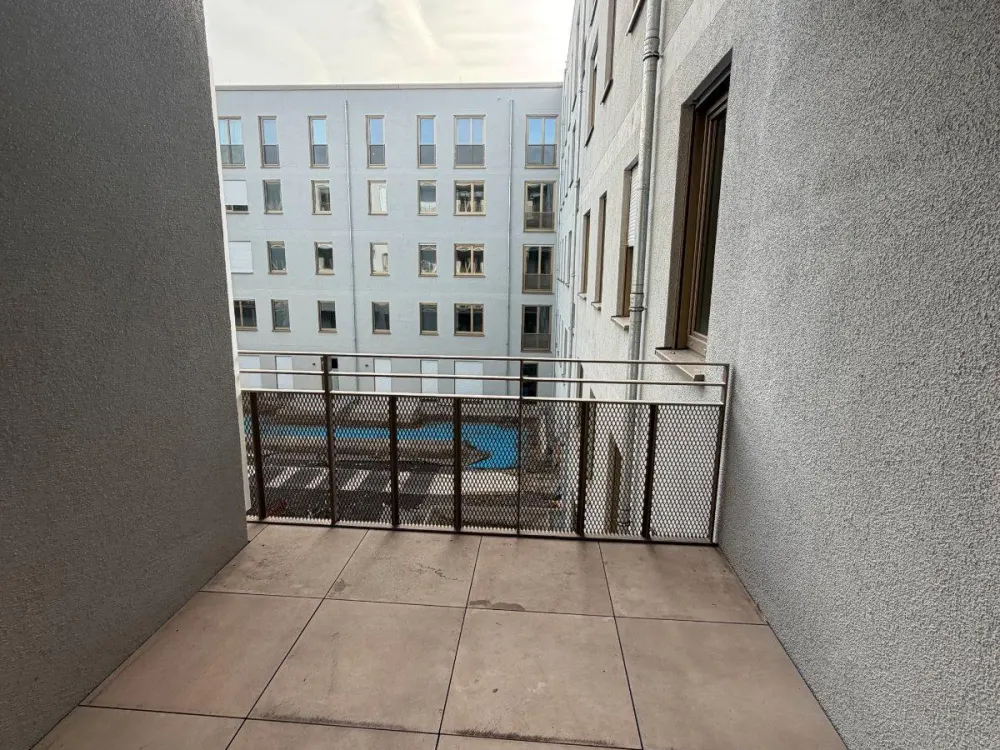 Neubau: Großzügige 3-Zimmer-Wohnung mit Premium-Küche