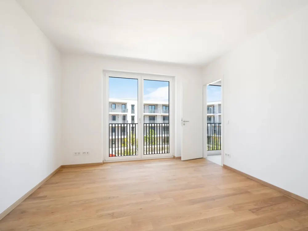 Spacious 4-Room New-Build Apartment with Sunny Balcony
