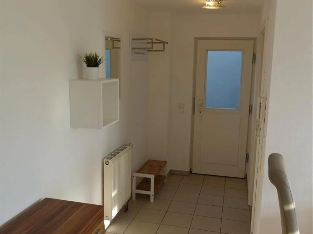 Für Pendler: Möblierte, ruhige 2 Zimmer Wohnung in Ortsrandlage