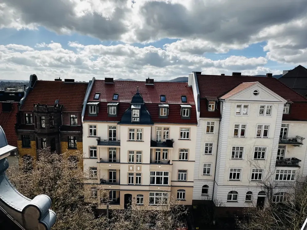 Stilvolles Wohnen: Großzügige 5-Zimmer-Altbau-Whg. im Vorderen Westen