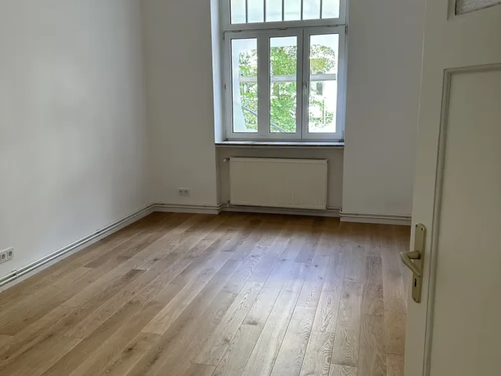 Stilvolles Wohnen: Großzügige 5-Zimmer-Altbau-Whg. im Vorderen Westen