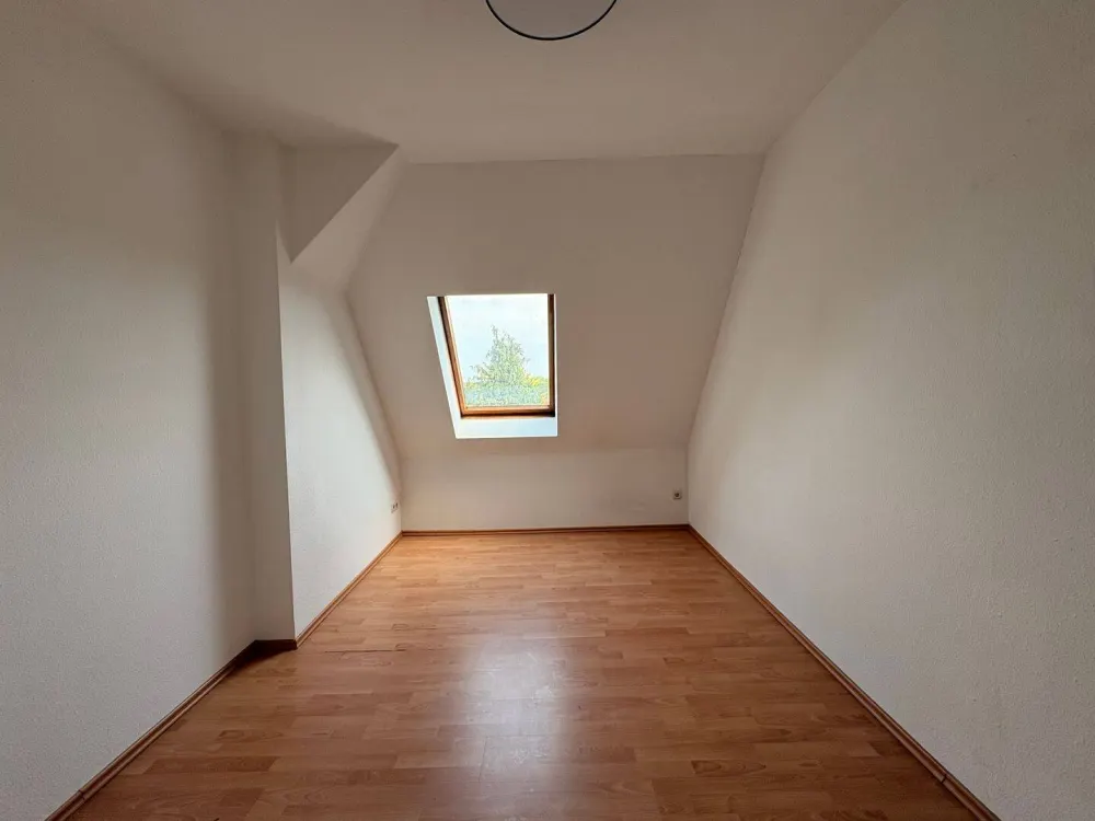 Wohnen über den Dächern: 3-Zimmer-DG-Wohnung mit Balkon!