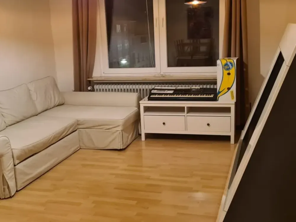 Living in the trendy Pempelfort district - well-maintained 2-room apartment with 2 balconies - ideal for singles & couples