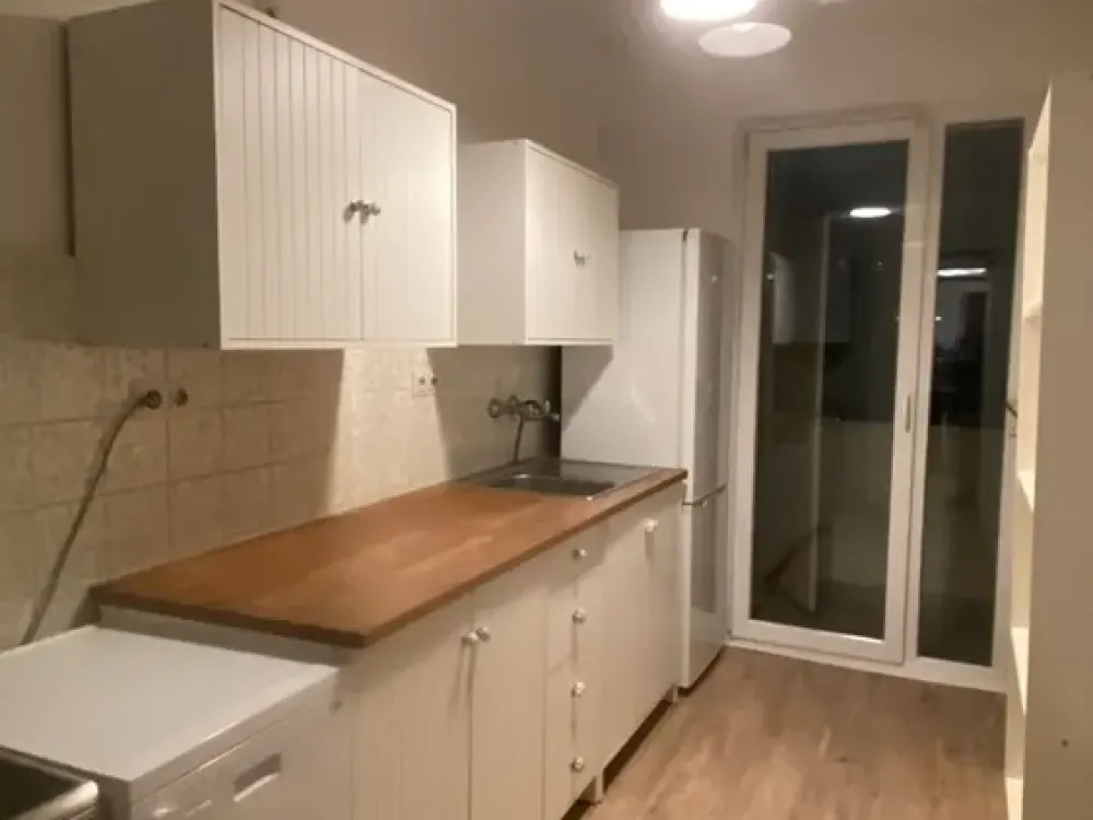 Living in the trendy Pempelfort district - well-maintained 2-room apartment with 2 balconies - ideal for singles & couples