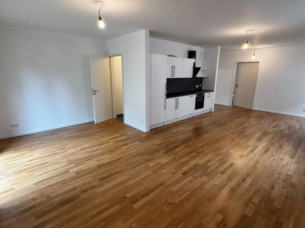 Sofort einziehen: Charmante 4-Zimmer-Wohnung mit Balkon