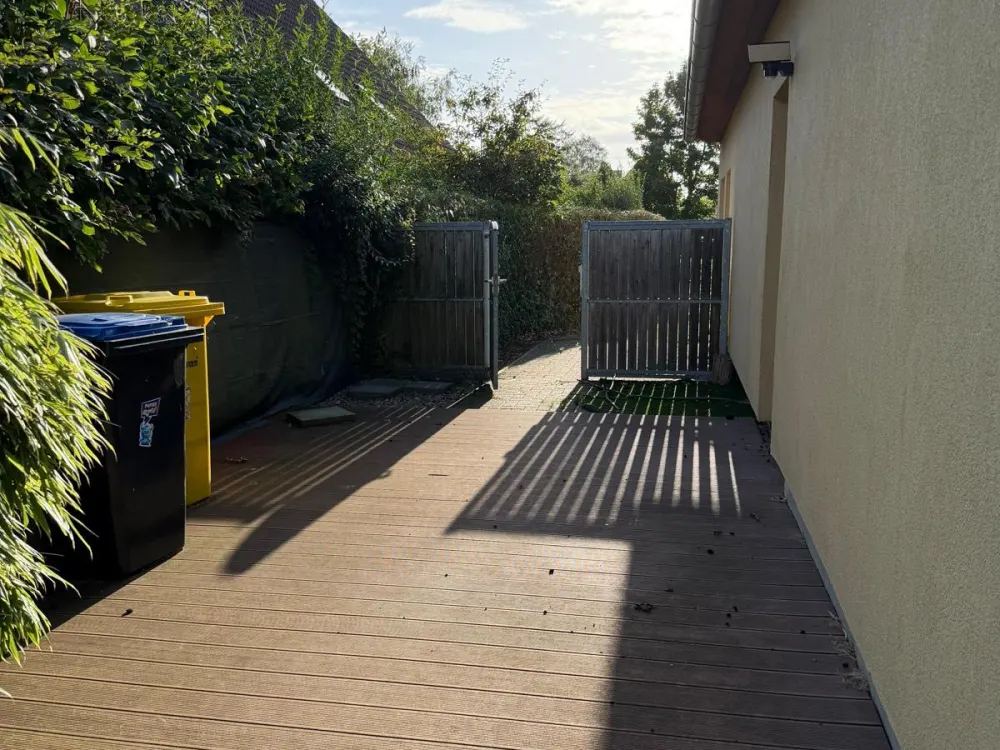 Schöne 3-Raum-Wohnung mit kleinem Garten, Stellplatz und EBK