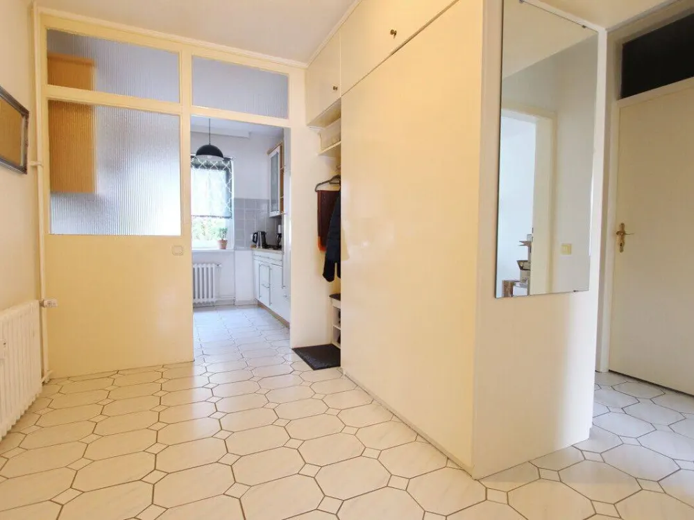 Charmante 2,5-Zimmer-Wohnung in ruhiger Lage von Hamburg-Meiendorf mit Loggia & Stellplatz
