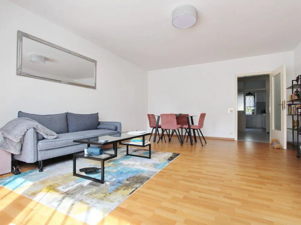 Charmante 2,5-Zimmer-Wohnung in ruhiger Lage von Hamburg-Meiendorf mit Loggia & Stellplatz