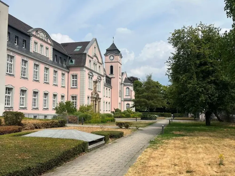 Historischer Charme trifft modernen Wohnkomfort !