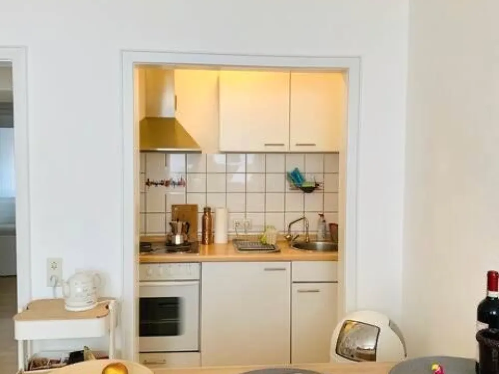 Untermiete: September - Oktober, Schöne Südstadt Wohnung
