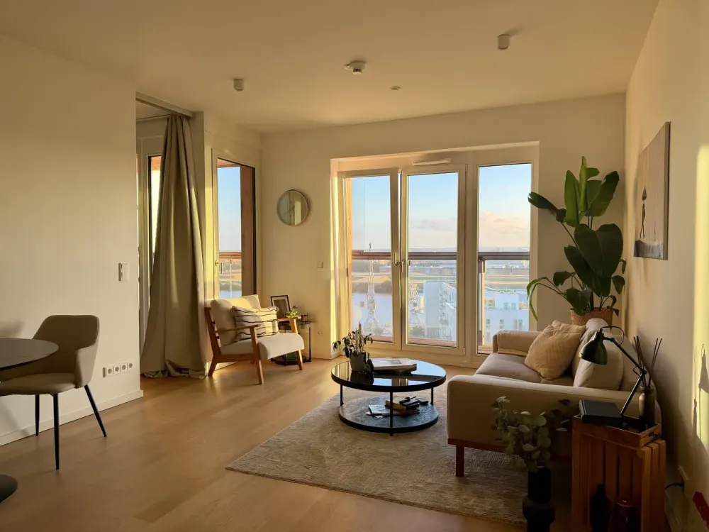Möblierte 2-Zimmer-Wohnung im ROOTS mit Wasser- & Elbphilharmonie-Blick