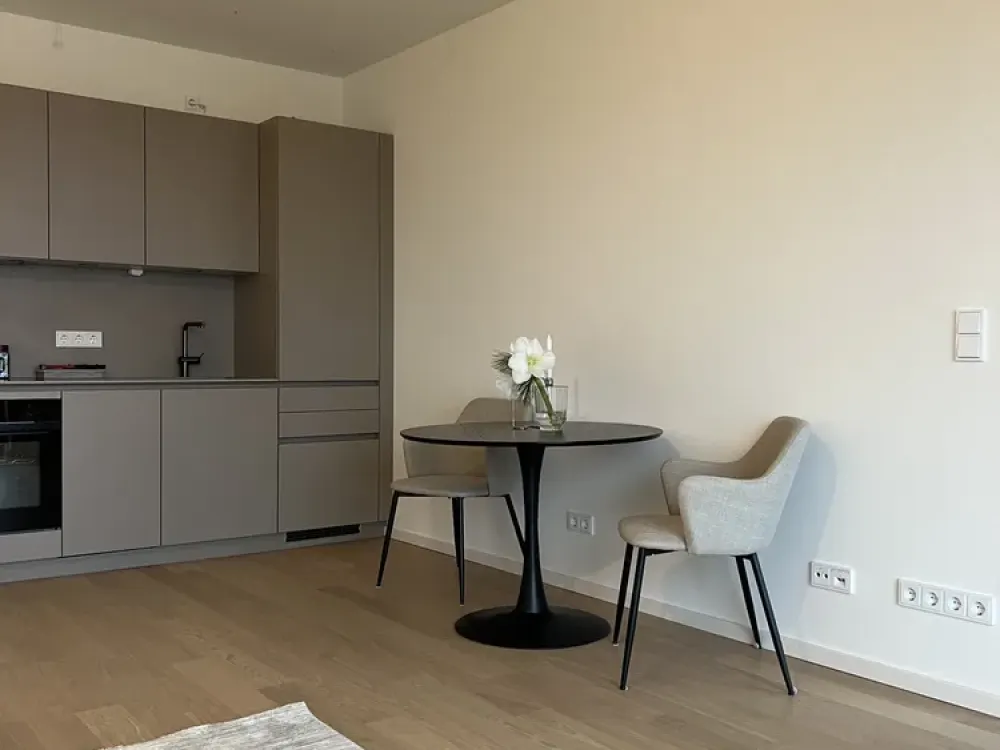 Möblierte 2-Zimmer-Wohnung im ROOTS mit Wasser- & Elbphilharmonie-Blick