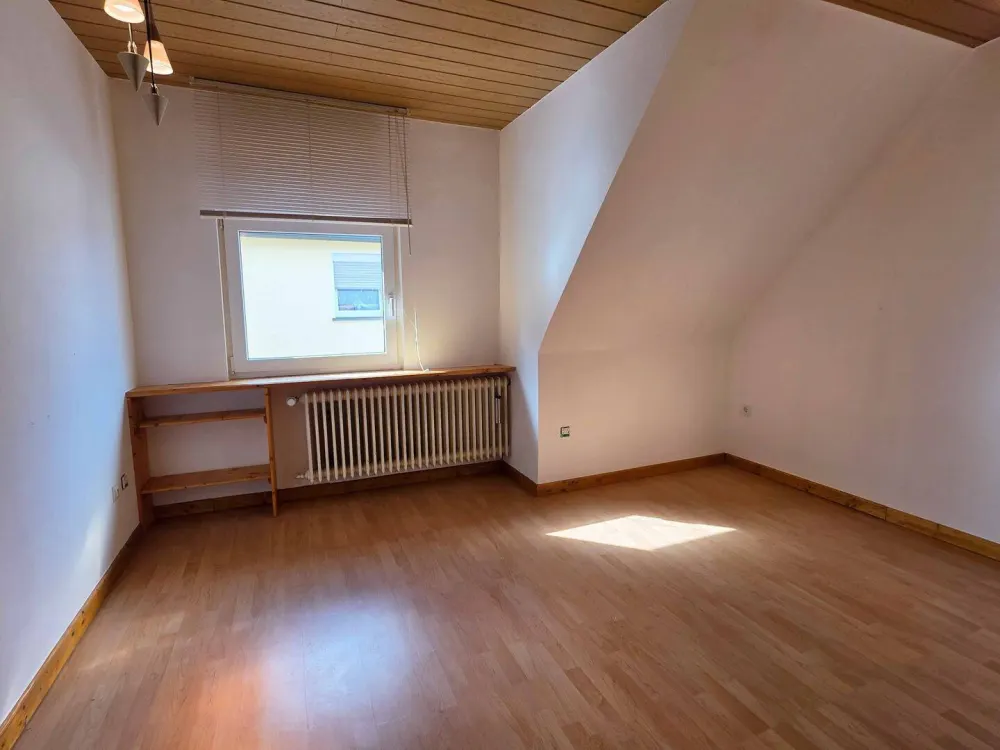 2-ZKB-Wohnung mit Einbauküche, Balkon und Garten in ruhiger Lage von Dudweiler