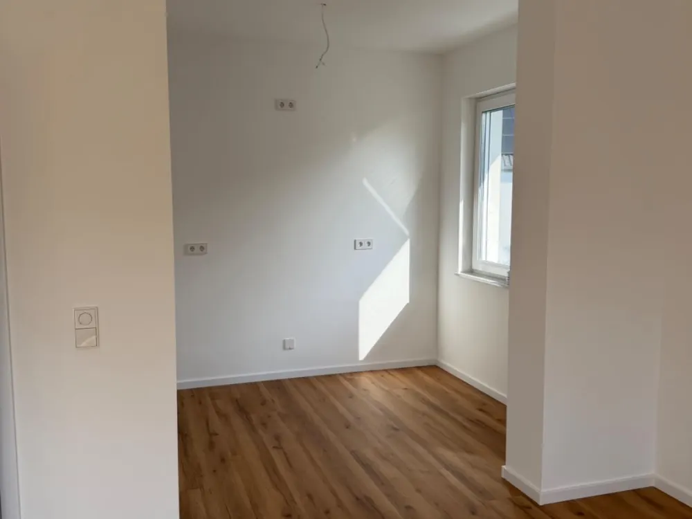 السكن الأول بعد التجديد الكامل | 95 م² | 3 غرف | تدفئة أرضية