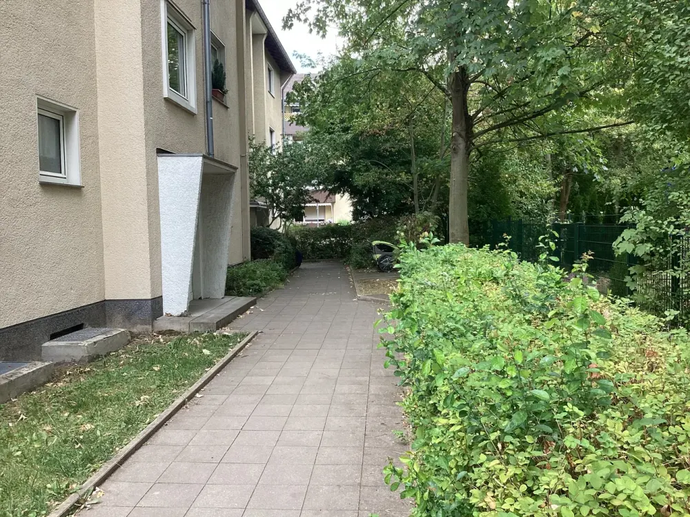 2 -Zimmer-Dachgeschosswohnung in Porz -EIL - Erstbezug !!