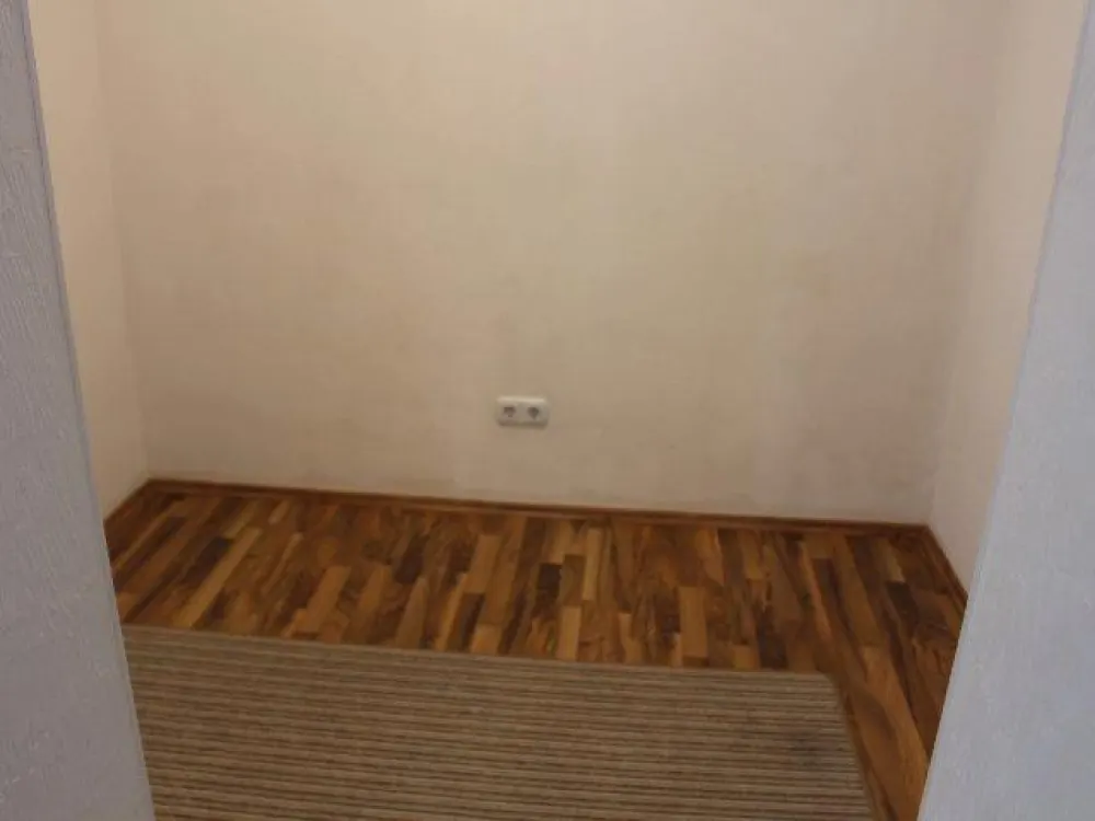 Partially Furnished 1.5 Room Apartment, approx. 40 sqm with a Parking Space.