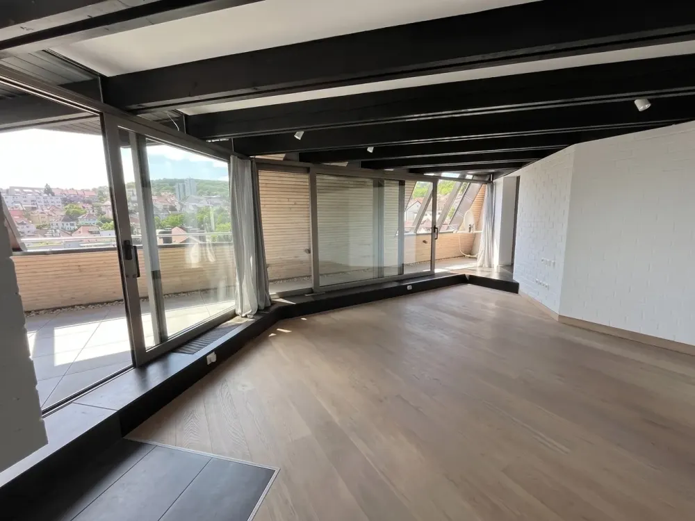 Über den Dächern von Stuttgart-West: Stilvolles Penthouse mit Panoramaterrasse
