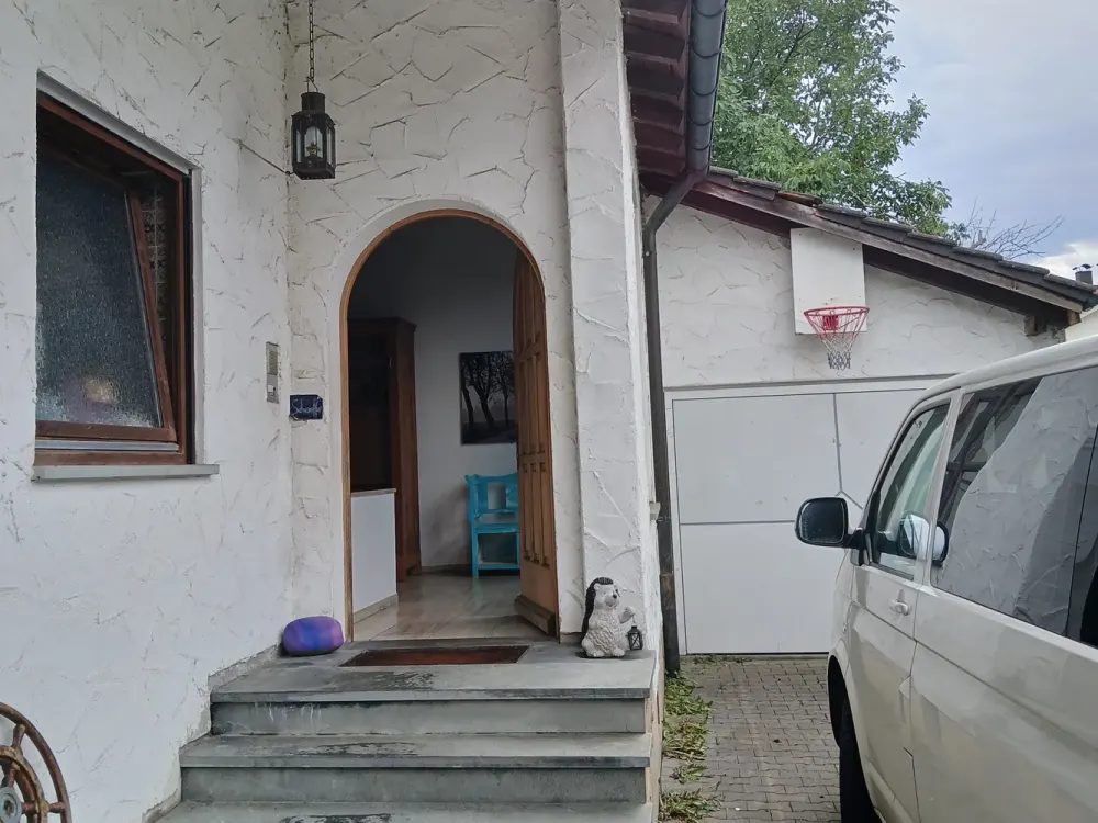 Spacious 8-Room Apartment in Langenargen in a Two-Family House with Garden